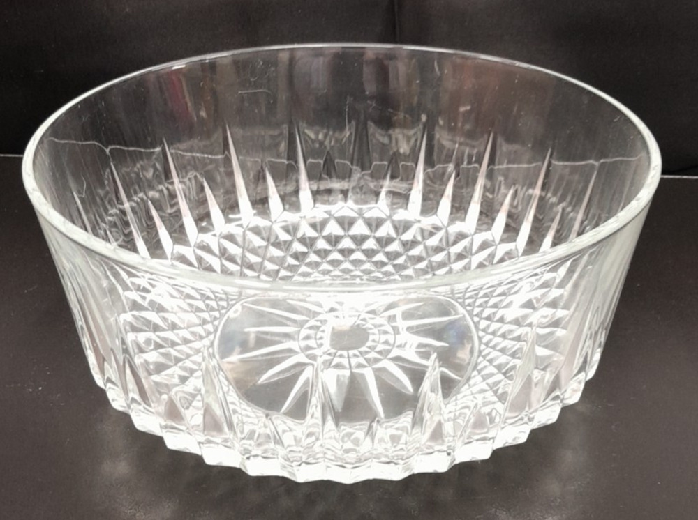 Arcoroc USA Clear Glass Diamond Starburst 9" Serving Salad Fruit Bowl Vintage